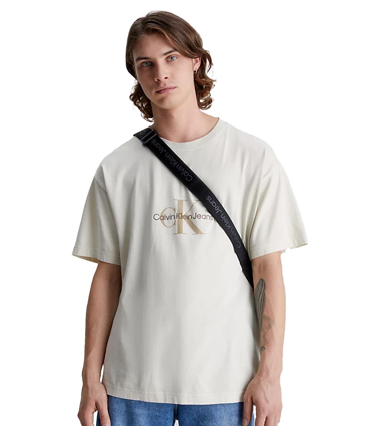 Calvin Klein - Camiseta Oversized Monogram - Beige